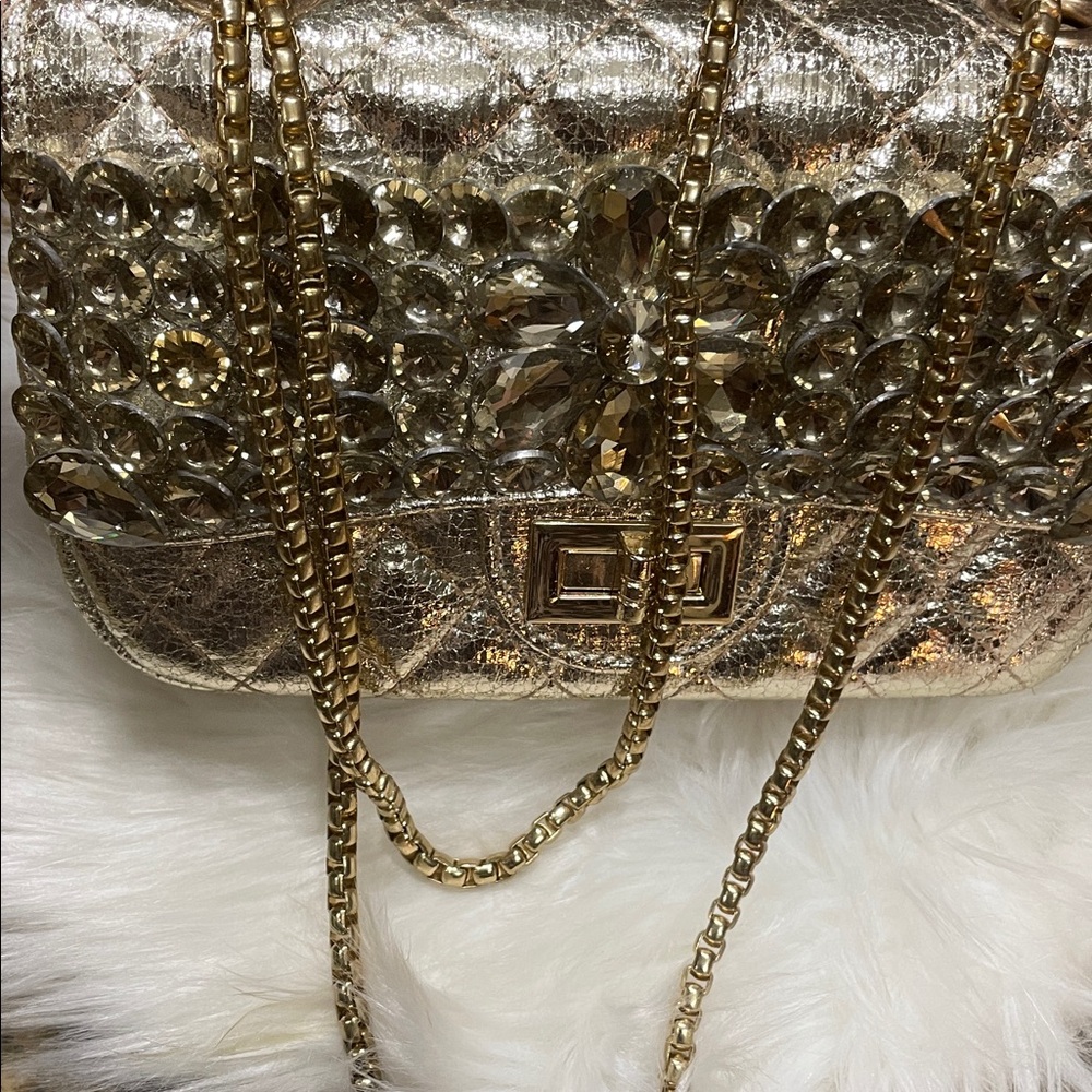 Elegant Gold Quilted Women's Bag - Picture 9 of 13